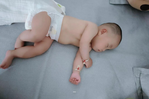 廊坊宝宝老打喷嚏怎么办